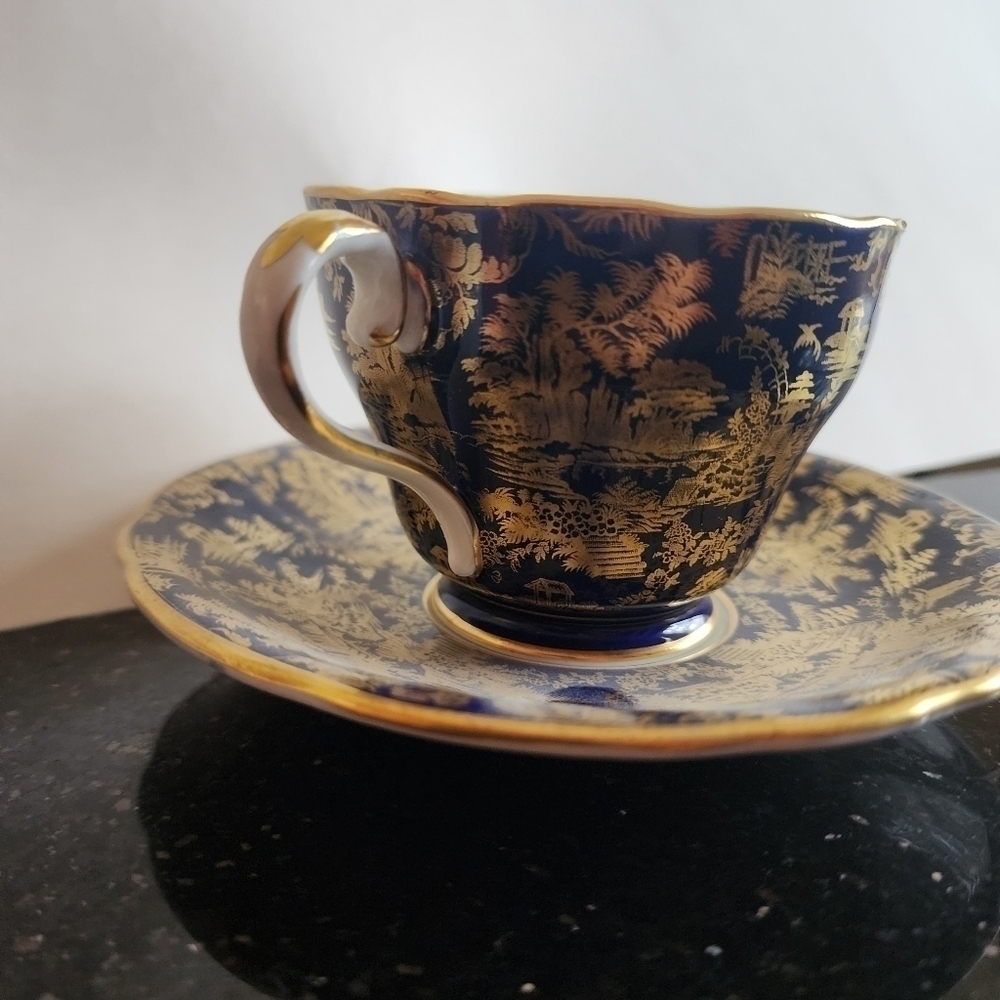Vintage Aynsley Cobalt Blue and Gold Teacup and Saucer, England - Picture 8 of 13